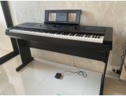 PIANO Digital YAMAHA DGX660B - Semi-nuevo, Poco Uso - ¡Gran Oportunidad! 🎶