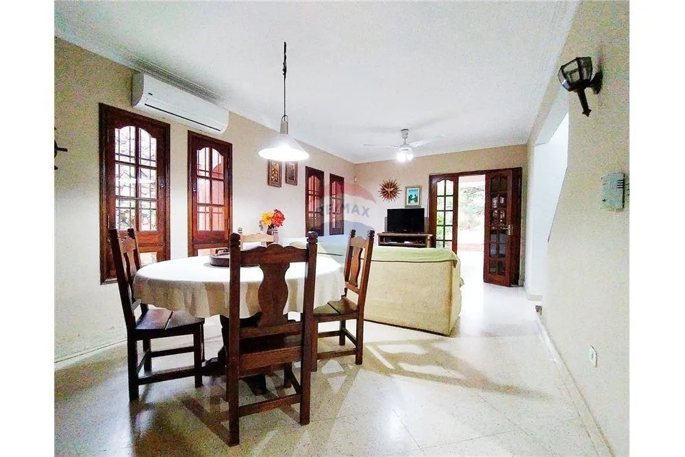 Casa con amplio terreno en Los laureles — foto 3