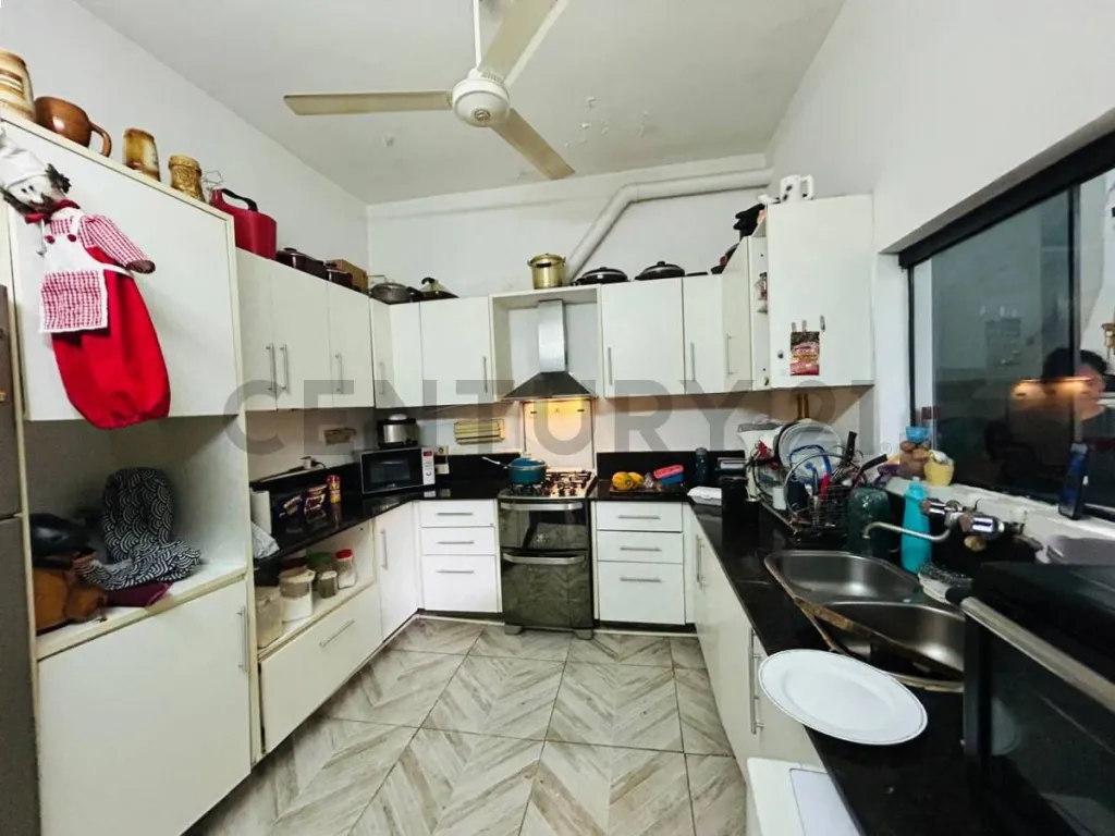 Vendo Residencia en Barrio San Cristóbal con ascensor — foto 2
