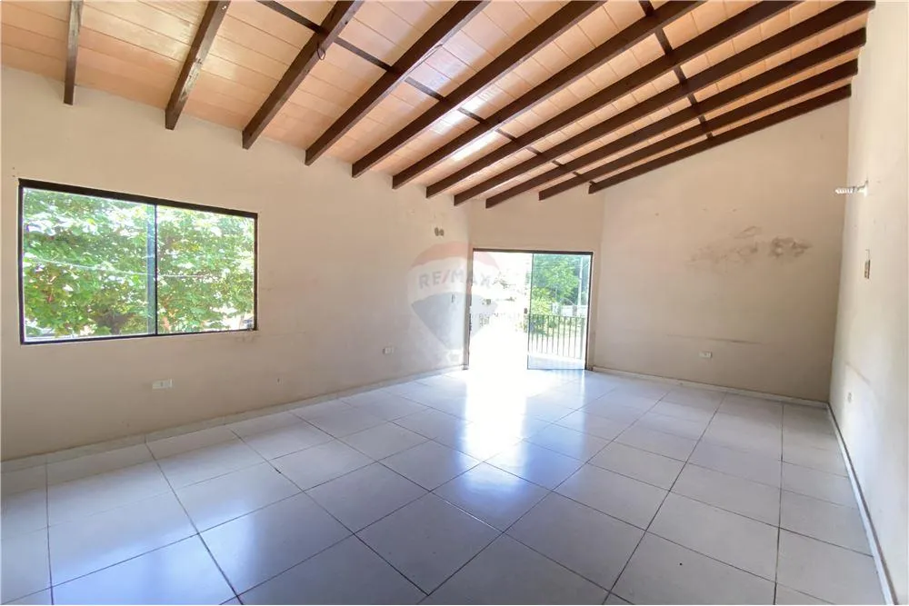 Alquilo salón comercialoficina en esquina Barrio San Miguel - San Lorenzo — photo 3