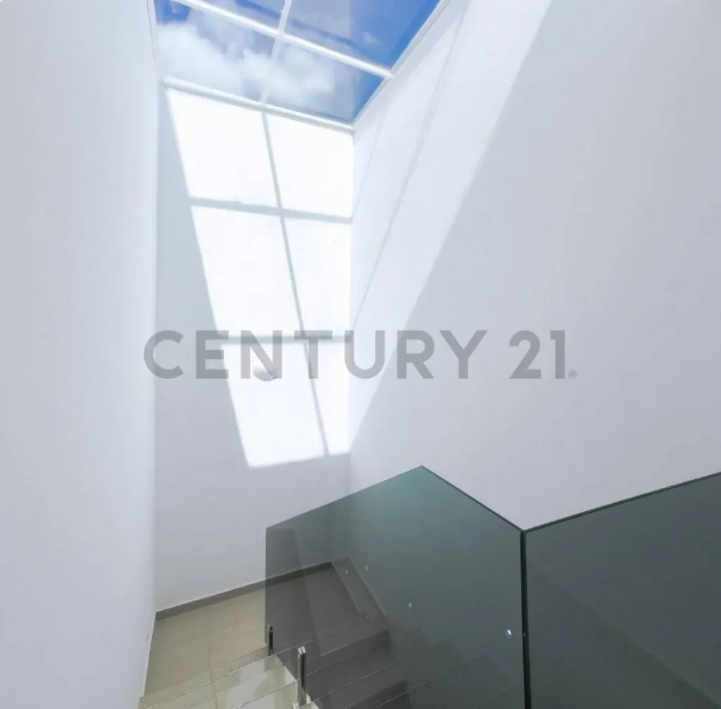 VENDO DUPLEX A ESTRENAR EN LUQUE ZONA LOMA MERLO — foto 3