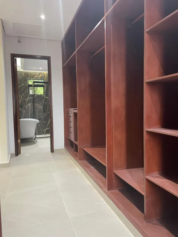 VENDO DUPLEX A ESTRENAR EN LAMBARE - ZONA COLEGIO SEK DE TRES DORMIT. — foto 2