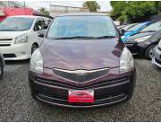 Toyota ractis año 2010