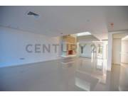 Alquilo residencia de 4 dormitorios. Zona CIT / Trinity School