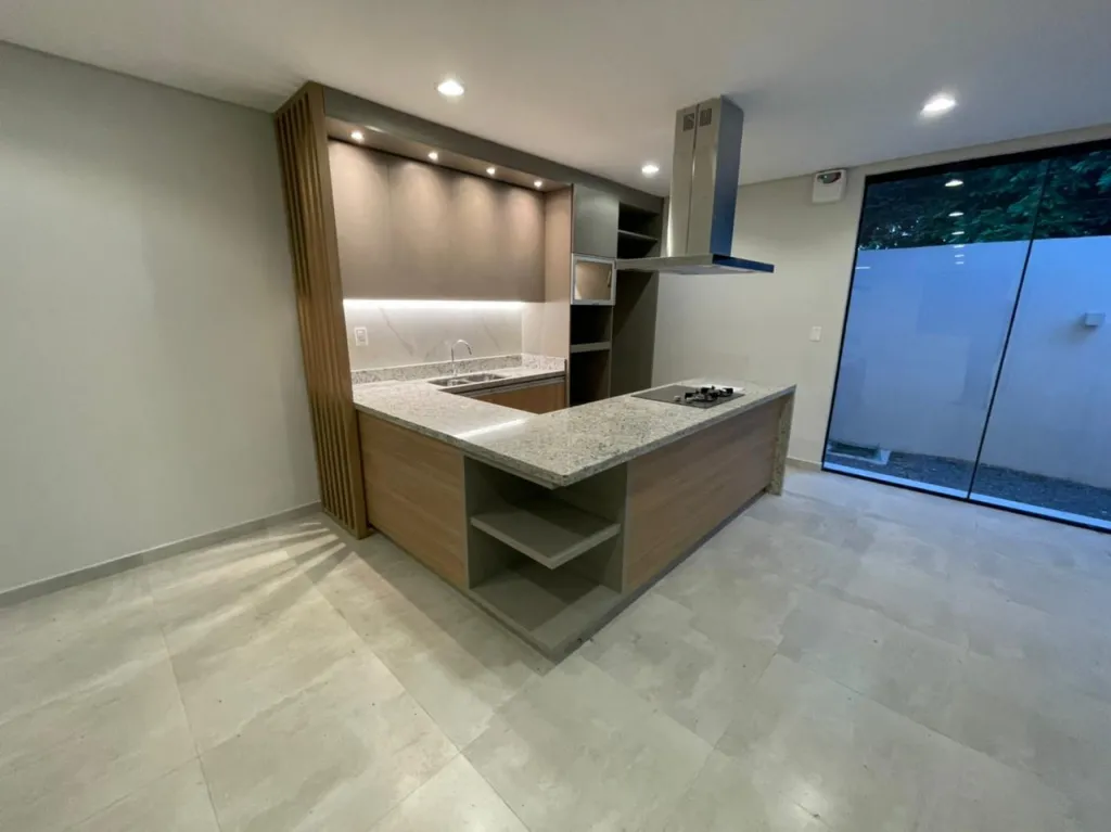 Alquilo Casa en Asunción Barrio Mburucuya — foto 2
