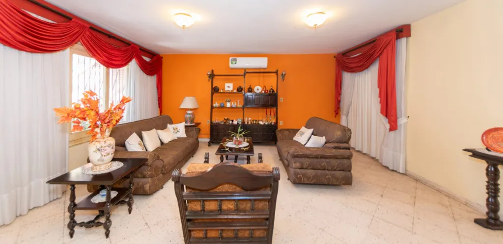 En Venta Amplia Casa en Barrio Nazareth de 5 Habitaciones — foto 2