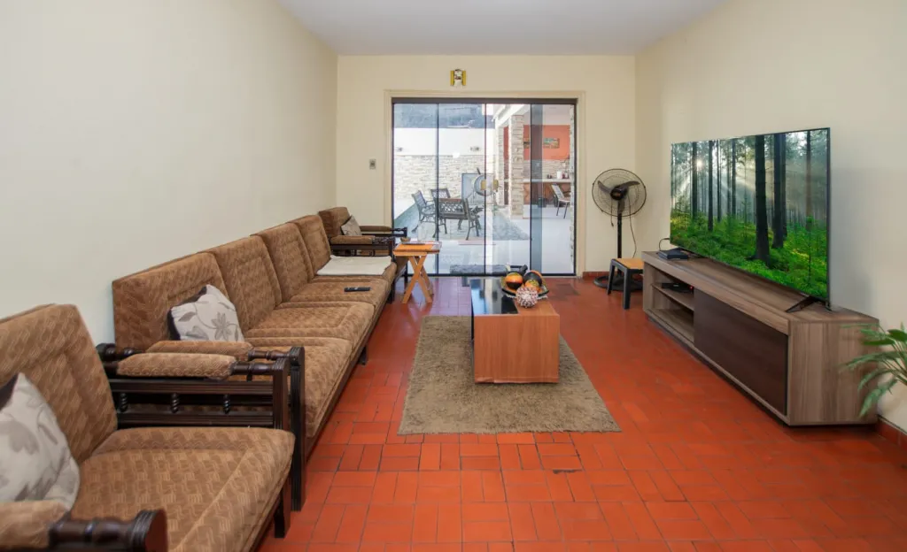 En Venta Amplia Casa en Barrio Nazareth de 5 Habitaciones — foto 3