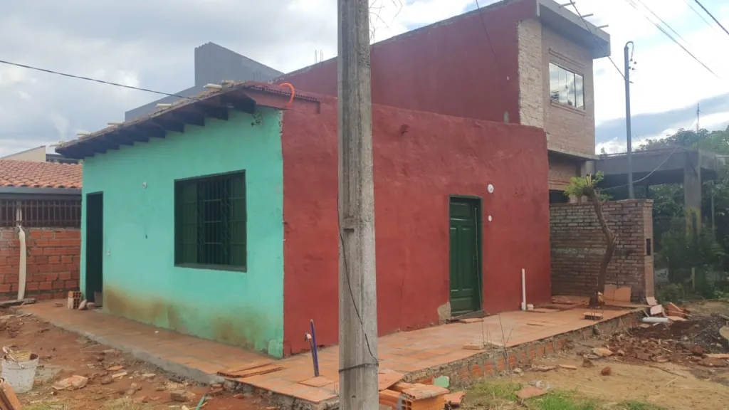 ALQUILO CASA ECONÓMICA EN BARRIO PRIMAVERA LUQUE — foto 2