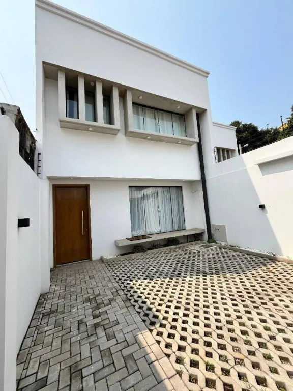 VENDO DUPLEX EN LOMA PYTA, ASUNCIÓN — Foto 2