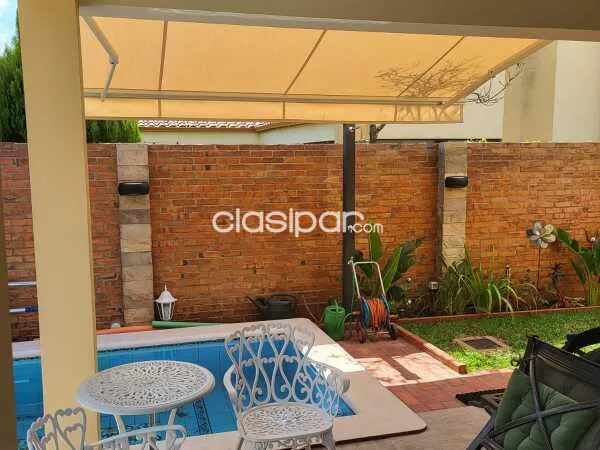 VENDO IMPONENTE CASA EN LUQUE DE 3 DORMITORIOS — foto 2