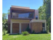 Vendo Hermosa residencia en el Barrio Cerrado Club de Campo Surubi-i