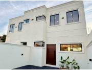AMPLIO DÚPLEX EN VENTA A ESTRENAR EN LUQUE CUARTO BARRIO ZONA LOS JARDINES