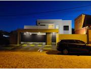 EN LUQUE ZONA RAKIURA AMPLIA RESIDENCIA DE 4 HABITACIONES A LA VENTA