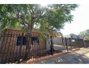 VENDO AMPLIA CASA EN SAN LORENZO