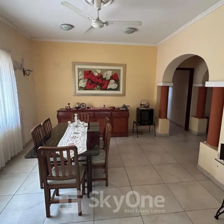EN VENTA - CASA EN BARRIO SAJONIA — foto 2