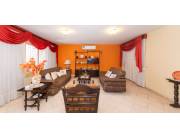 En Venta – Amplia Casa en Barrio Nazareth