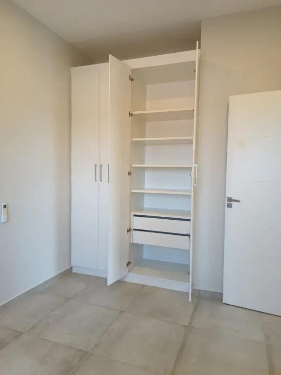 Vendo Dpto. en Edif LIFE Bruselas sBruselas casi Av. San Martín Barrio Ykua Sati — foto 3