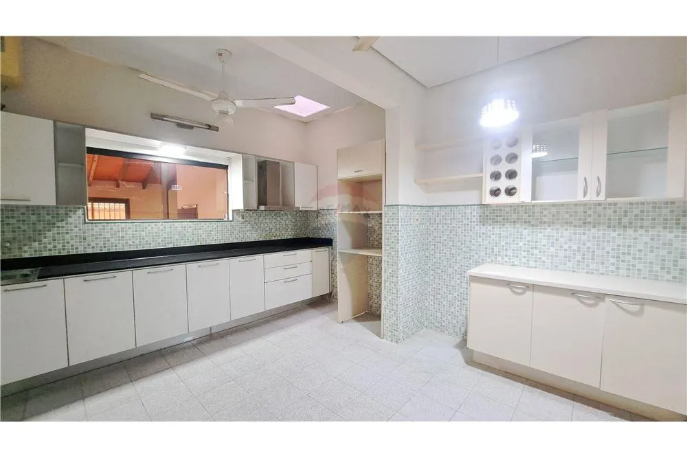 VENDO CASA EN ESQUINA A PASOS DEL SEMINARIO — foto 3