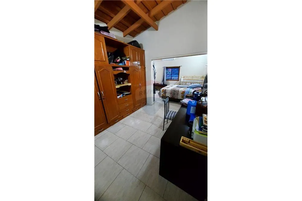 VENDO AMPLIA CASA EN SAN LORENZO — foto 3