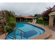 ALQUILO RESIDENCIA DOMOTIZADA - Barrio Ykua sati