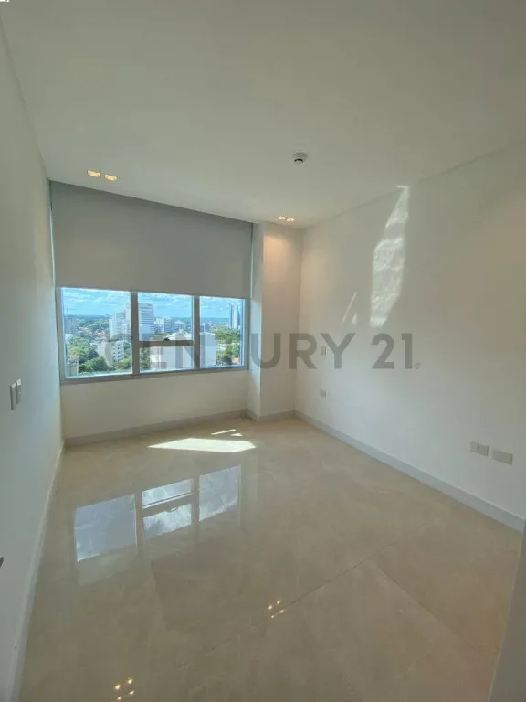 LUJOSO DEPARTAMENTO EN LA TORRE EMINENT EN ALQUILER — foto 2