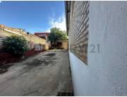 TERRENO CON DEPOSITO EN LAMBARÉ EN VENTA