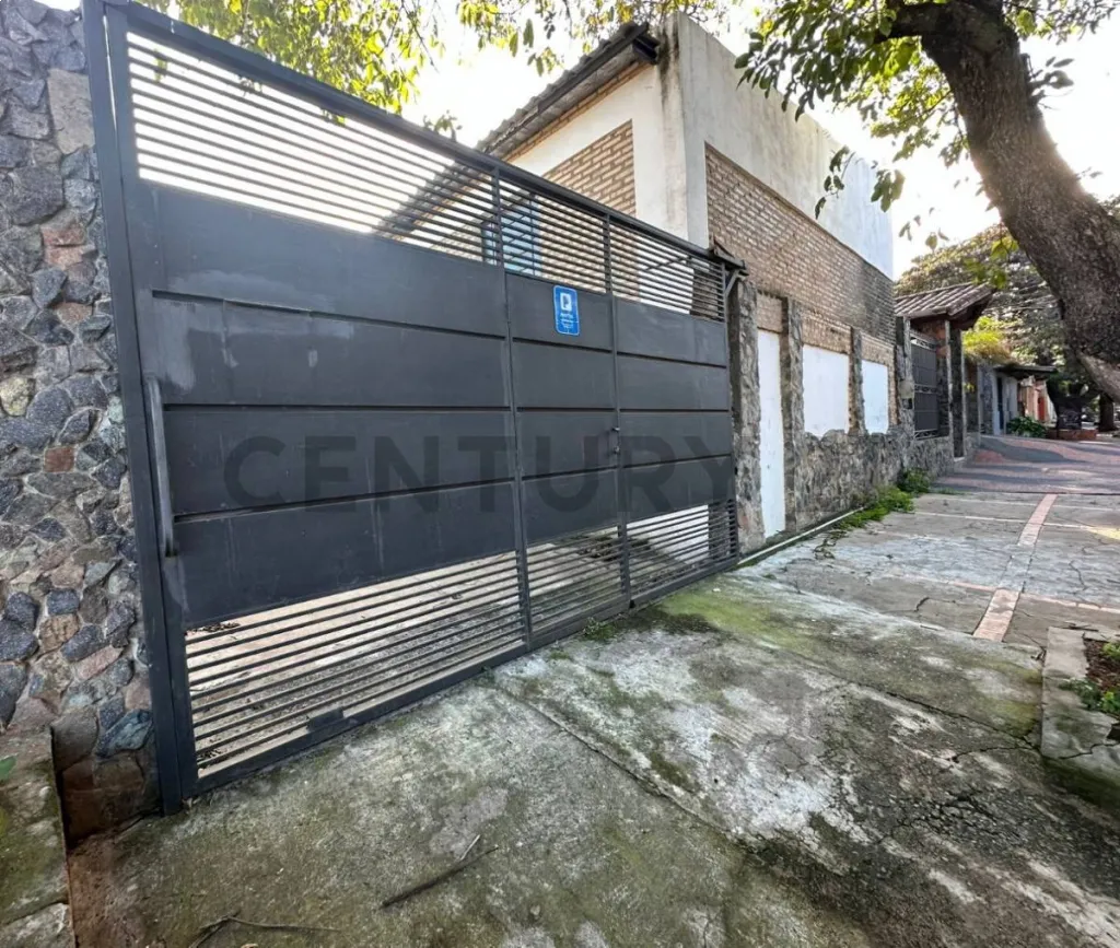 TERRENO CON DEPOSITO EN LAMBARÉ EN VENTA — foto 2