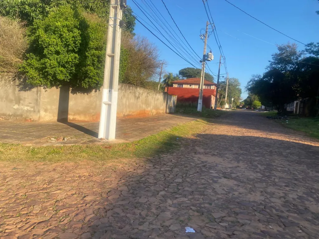 EN VENTA DE TERRENO BARRIO SAN ISIDRO LAMBARÉ — foto 2