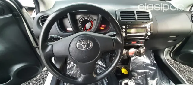 Toyota New Ist 2008 — foto 6