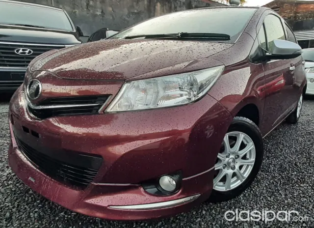 Toyota Vitz 2012 — foto 2