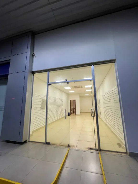 ALQUILO SALÓN COMERCIAL DENTRO DE LA PETROBRAS DE MARIANO ROQUE ALONSO — photo 2