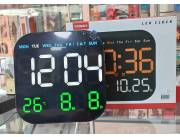 Reloj digital luminoso Sate con control