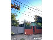 VENDO AMPLIA CASA EN LAMBARÉ