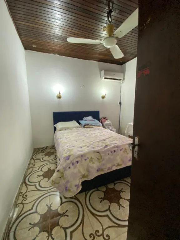 VENDO AMPLIA CASA EN ESQUINA LAMBARE — foto 2
