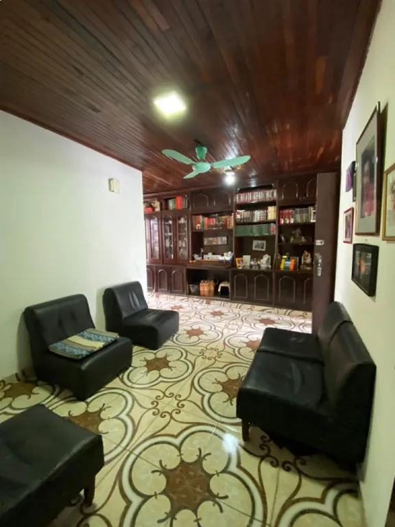 VENDO AMPLIA CASA EN ESQUINA LAMBARE — foto 3