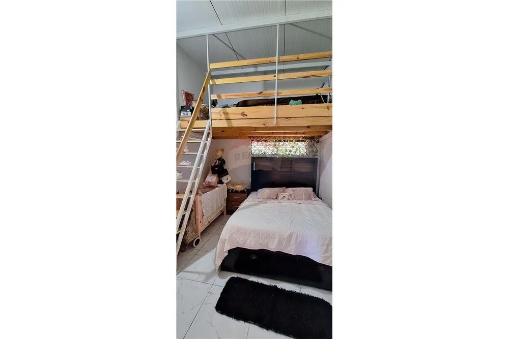 VENDO HERMOSA CASA EN ESQUINA B°. PRIMAVERA — foto 2