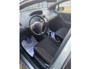 Vendo Toyota vitz Rs año 2005 caja mecánica