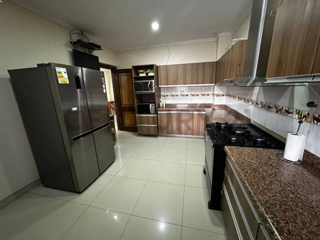 Casa residencial amplia, amoblada y lista para habitar en LOS LAURELES. — foto 3