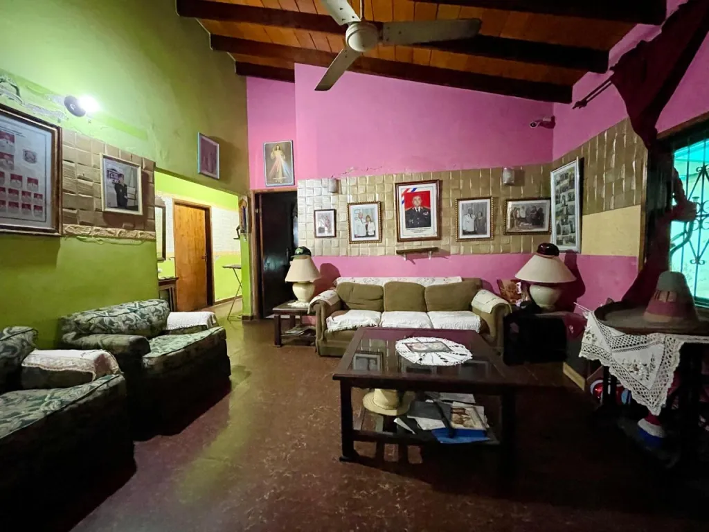 EN VENTA HERMOSA CASA DE 3 DORMITORIOS EN MARIANO ROQUE ALONSO — foto 3