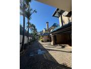 VILLA MORRA, PROX. MCAL. ESTIGARRIBIA, BOGGIANI: DISTINGUIDO BO PRIVADO, 3 RESIDENCIAS.