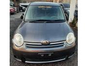 Toyota Sienta año 2009