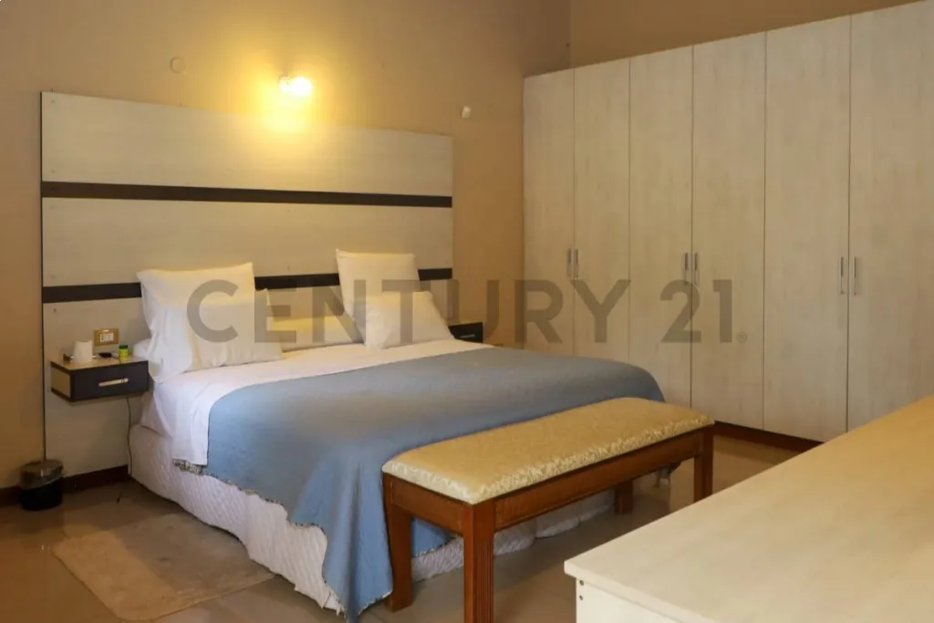 En venta residencia en Villa Aurelia — foto 3