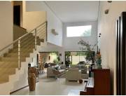 VENDO CASA MODERNA EN SALVADOR DEL MUNDO, ASUNCIÓN