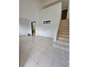 Alquilo Departamento tipo Duplex de 3 dormitorios en barrio Pinoza de Asuncion