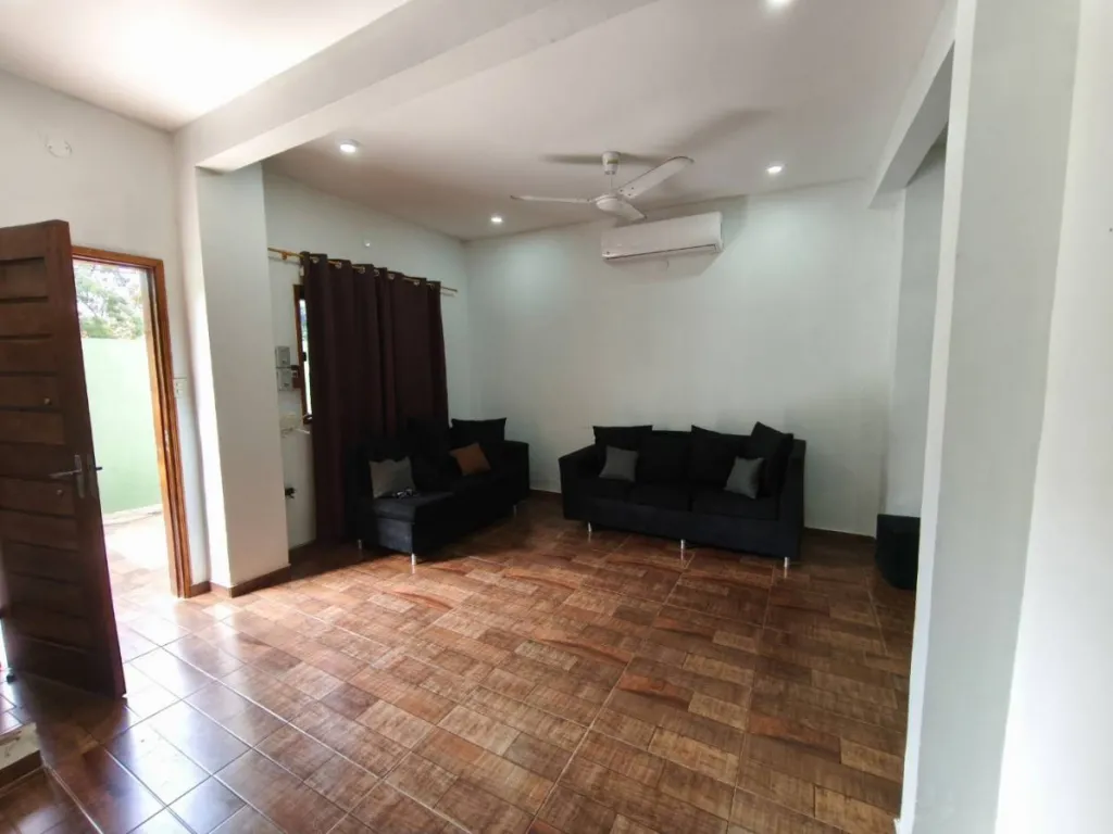 Casa Semi amoblada en Fernando de la Mora - Zona Norte — foto 2