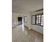 Alquilo Departamento tipo Duplex de 3 dormitorios en barrio Pinoza de Asuncion