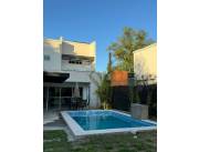 En Alquiler Casa en Surubií ID 37744