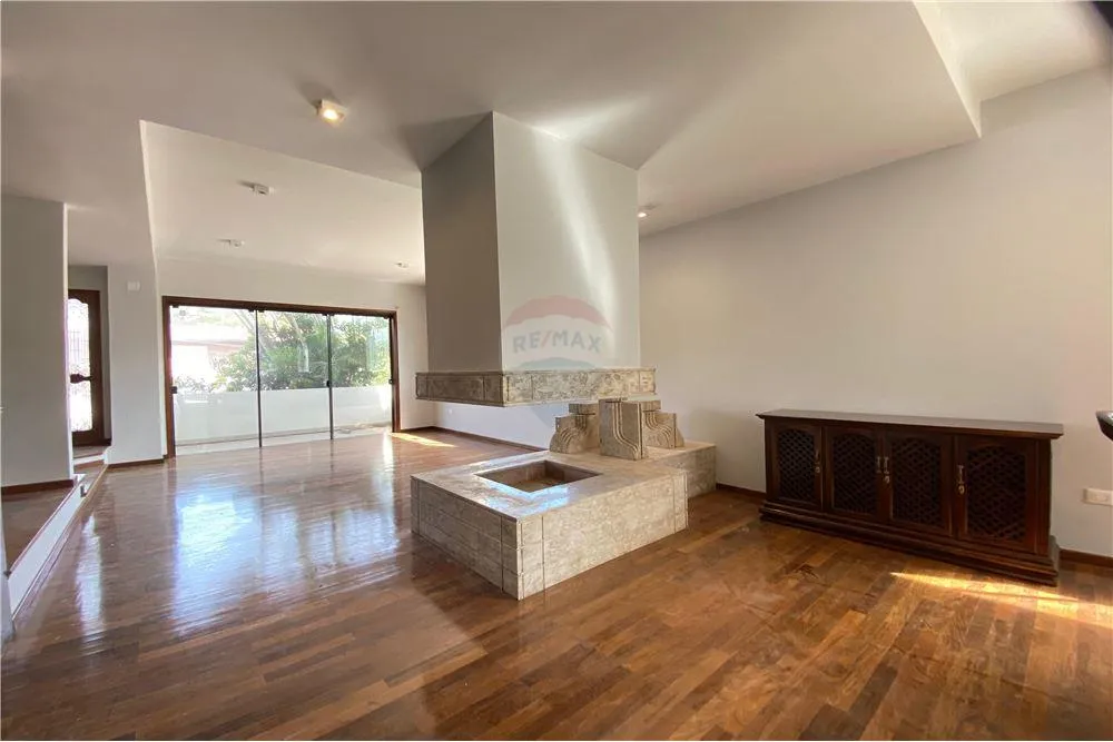 ALQUILO EXCLUSIVA CASA EN ASUNCION ZONA BANCO CENTRAL DEL PARAGUAY — foto 2