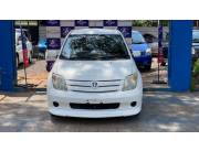 Toyota Ist año 2004