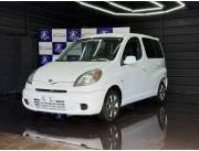 Toyota Funcargo año 2000